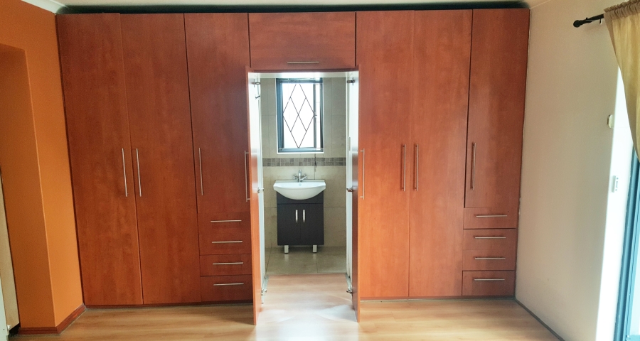 To Let 1 Bedroom Property for Rent in Wetton Western Cape